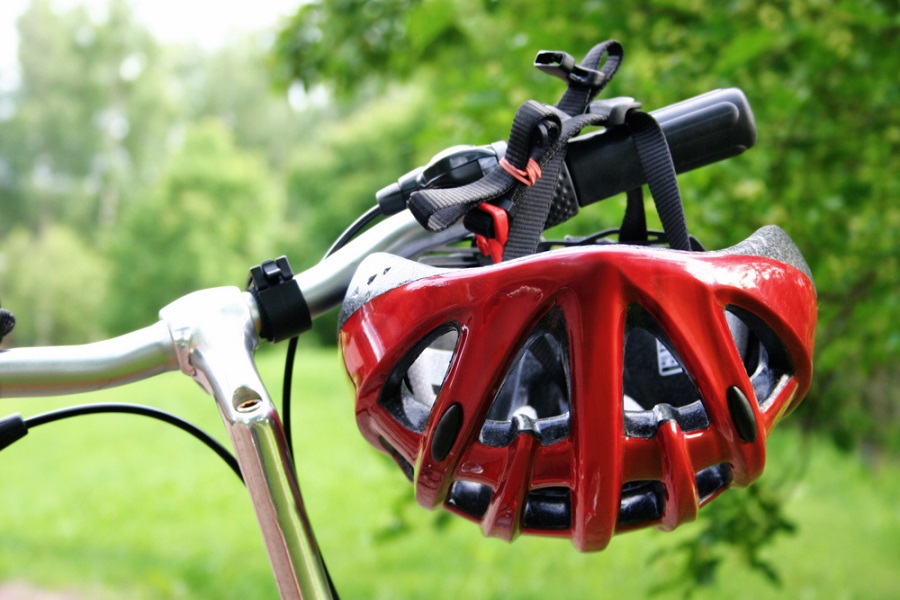 A importância da utilização do capacete de segurança para andar de bike