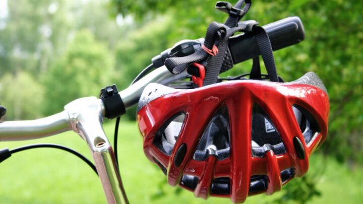 A importância da utilização do capacete de segurança para andar de bike